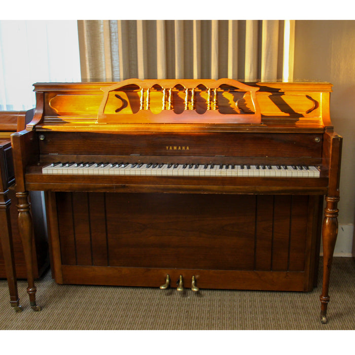 Yamaha M216 Upright Console Piano
