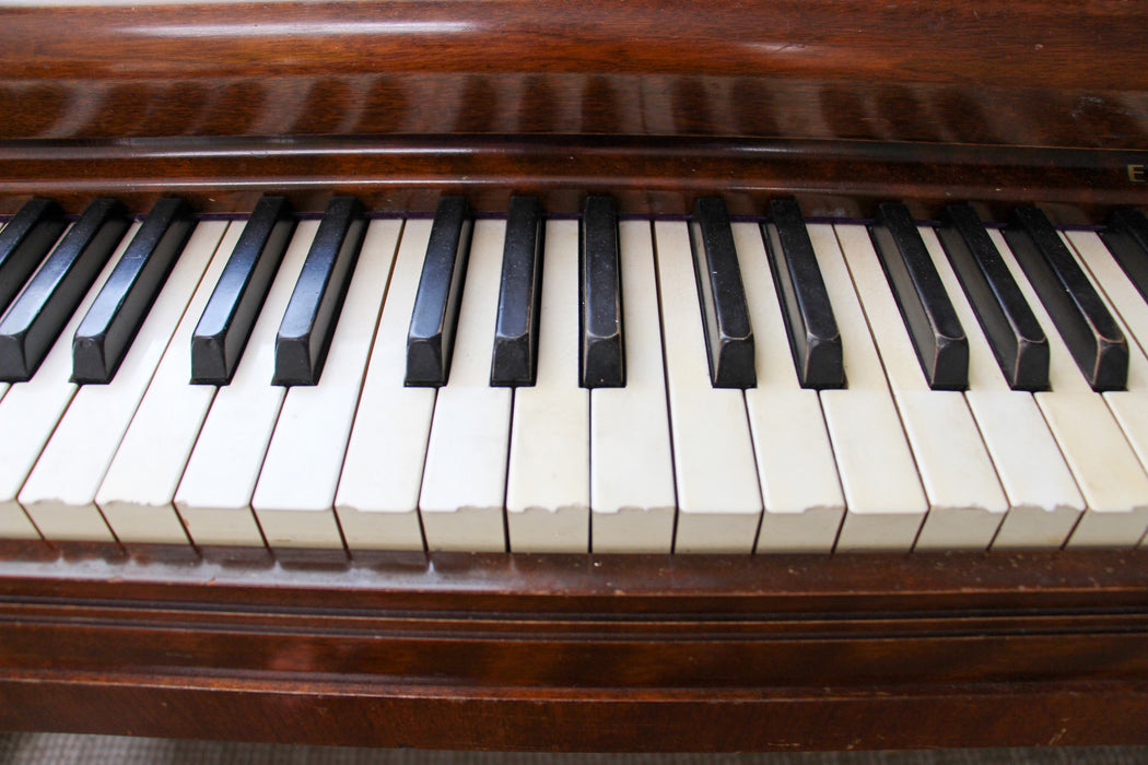 Everett Walnut Spinet Piano | Vintage | Used