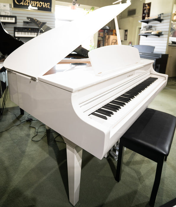Pre-Owned Yamaha Clavinova CLP-765GP Digital Grand Piano - Polished White | Used