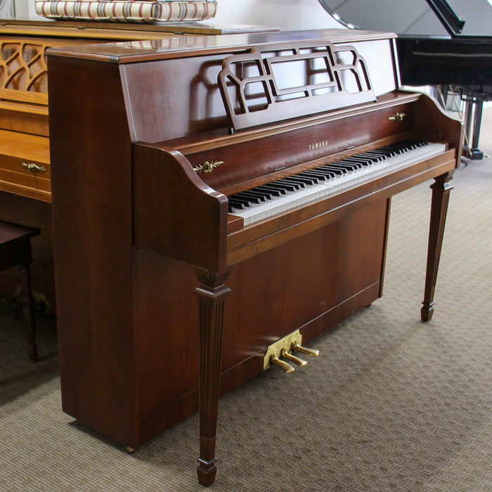 Yamaha M500H Walnut Upright Console Piano - Made in 2013