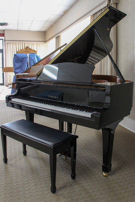 Yamaha C2 Grand Piano 5'8" Polished Ebony (1999) | Used