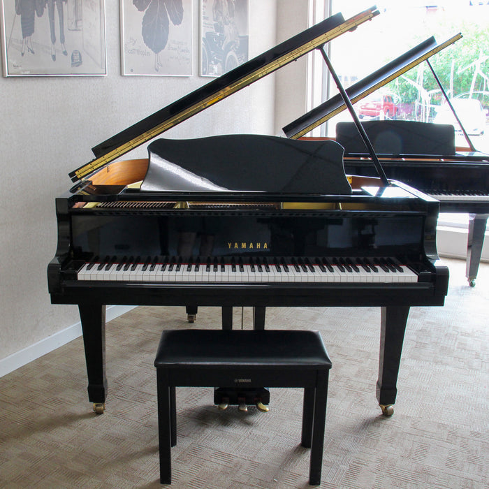 Yamaha G1 Baby Grand Piano 5'3 | Satin Ebony