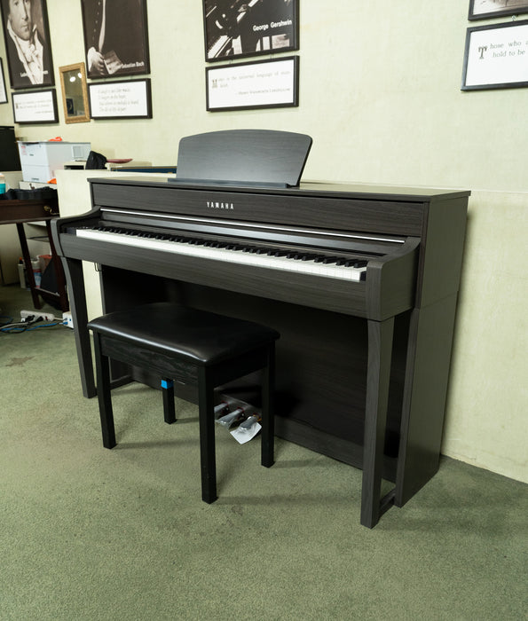 Pre-Owned Yamaha Clavinova CLP-735 Digital Piano - Dark Walnut | Used
