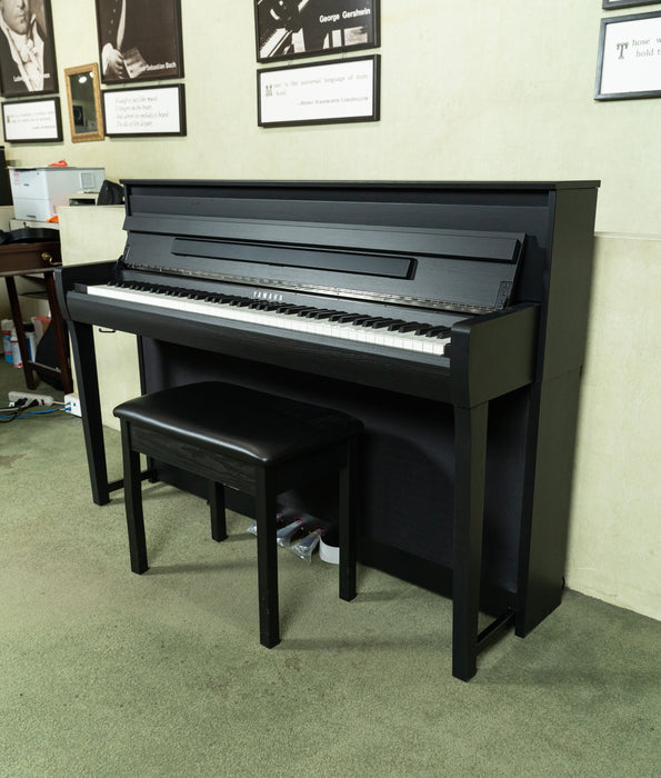 Pre-Owned Yamaha Clavinova CLP-785 Digital Piano - Matte Black | Used
