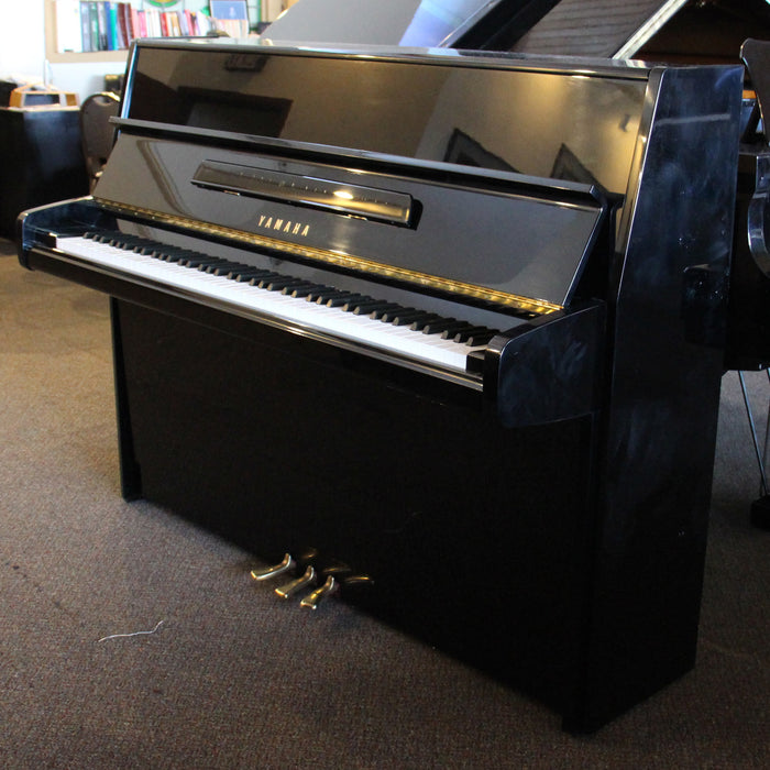 Yamaha P2E Upright Continental Console Piano | Polished Ebony