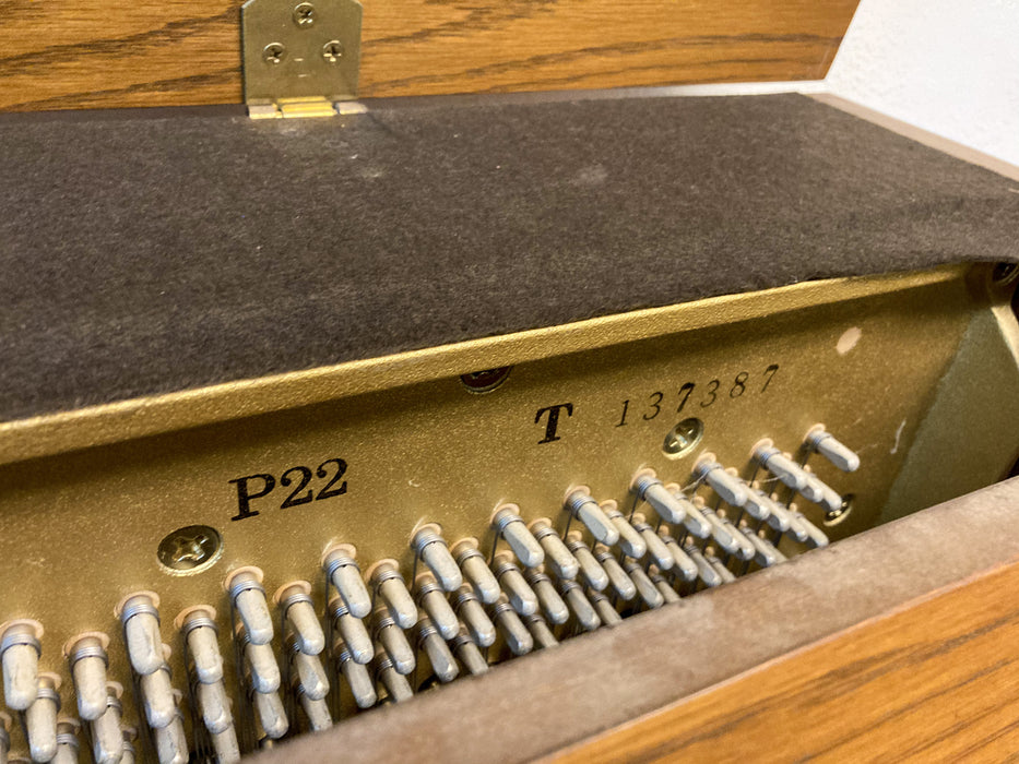 Yamaha P22 Oak Studio Piano