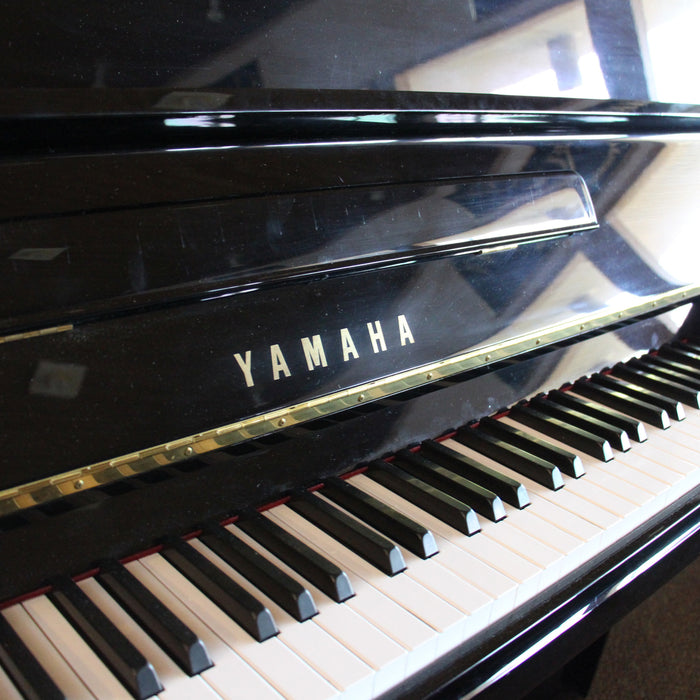 Yamaha P2E Upright Continental Console Piano | Polished Ebony