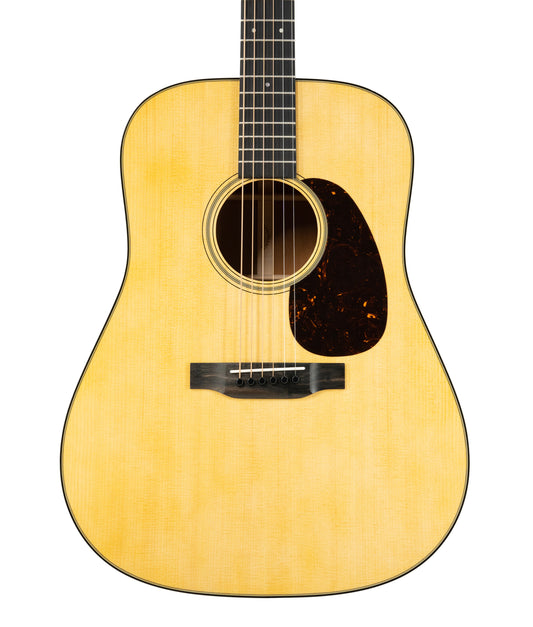 Pre-Owned Martin Standard Series D-18 Spruce/Mahogany Dreadnought Acoustic Guitar | Used