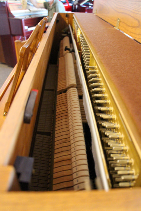 Kawai 45" 606SPO Console Piano w bench | Light Oak