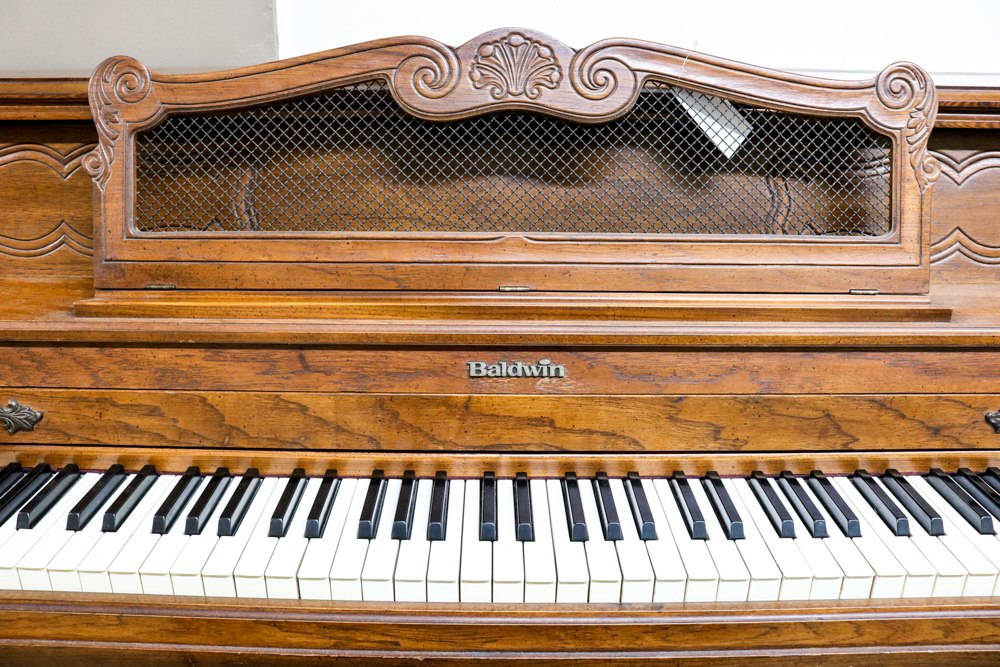 Baldwin 2026 Console Piano w/ Bench