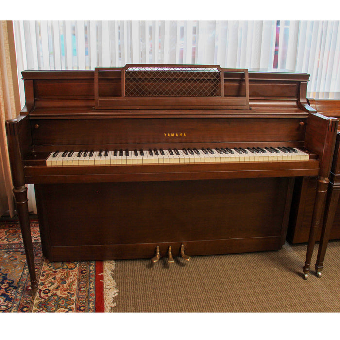 Yamaha Walnut Console Piano