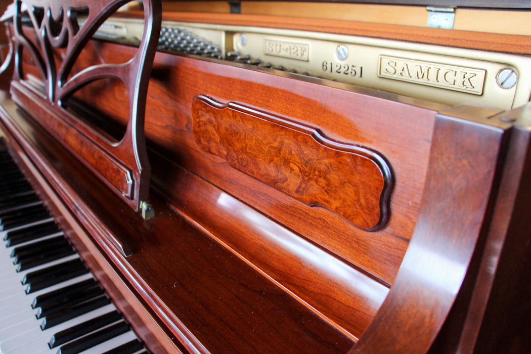 Samick SU-42F Upright Console Piano and Bench | Cherry Finish