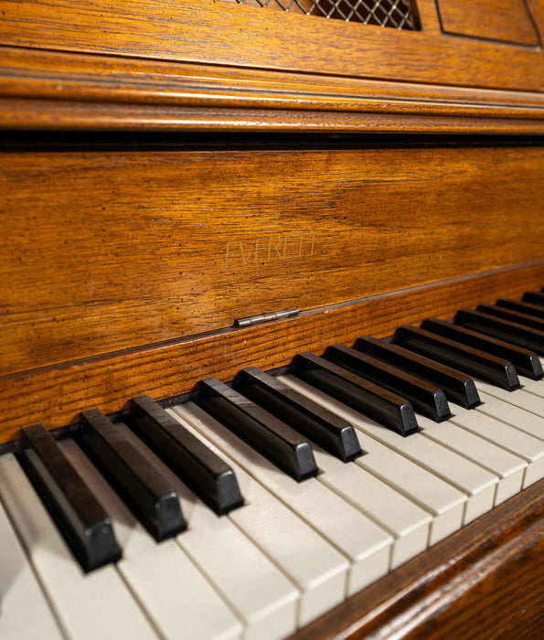 Everette 5107 Upright Piano | Oak | Serial No .292313 | Used