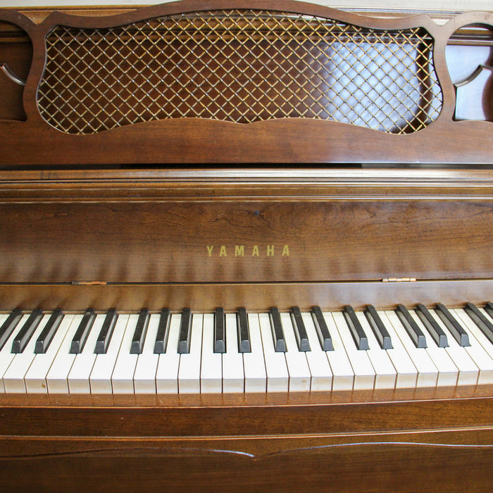 Yamaha M205 Console Piano w/ Bench - Walnut Finish