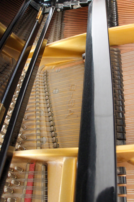 Horugel Walnut Baby Grand Piano | ser#5317