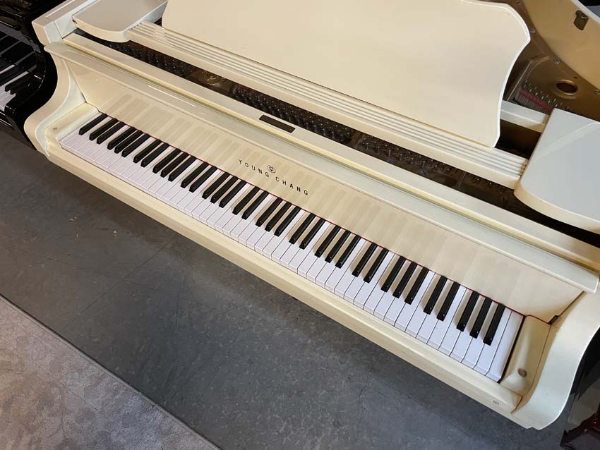 1983 Young Chang 5'2" G157 Baby Grand Piano | Polished White | SN: G008266 | Used