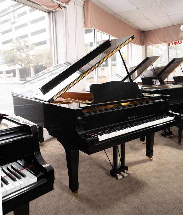 Yamaha C7 Grand Piano (1989) | 7'4"| Polished Ebony | Professionally Refurbished