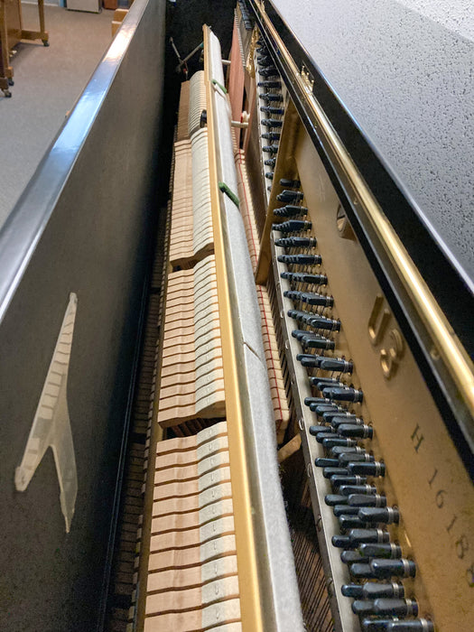 Yamaha U3H EP 52" with Bench