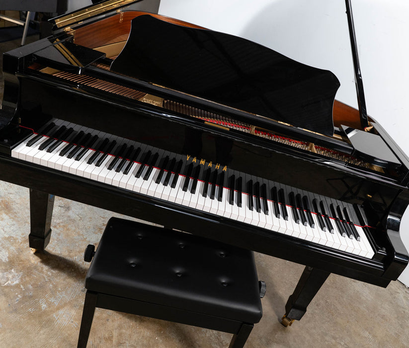 Yamaha C3 Grand Piano | Polished Ebony | 6'1" | Serial No. 3650218 | Refurbished