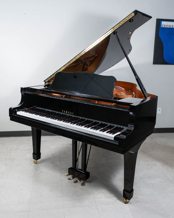 2006 Yamaha C2 Grand Piano in Polished Ebony - (Serial No. 6168635) | Used