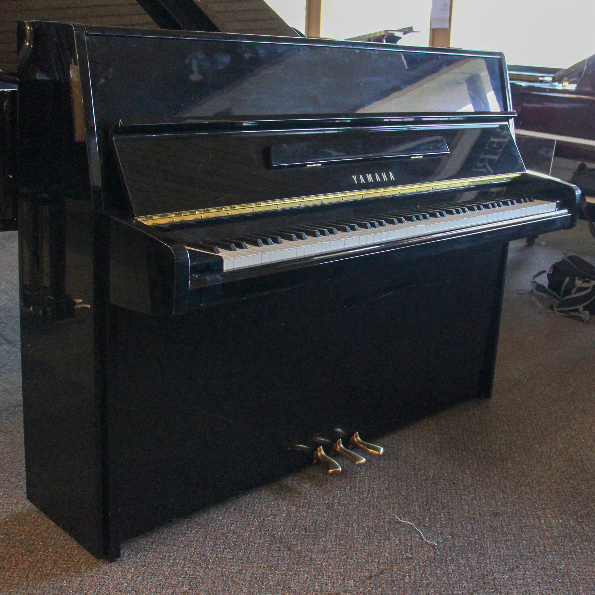 Yamaha P2E Upright Continental Console Piano | Polished EbonyAlamo ...