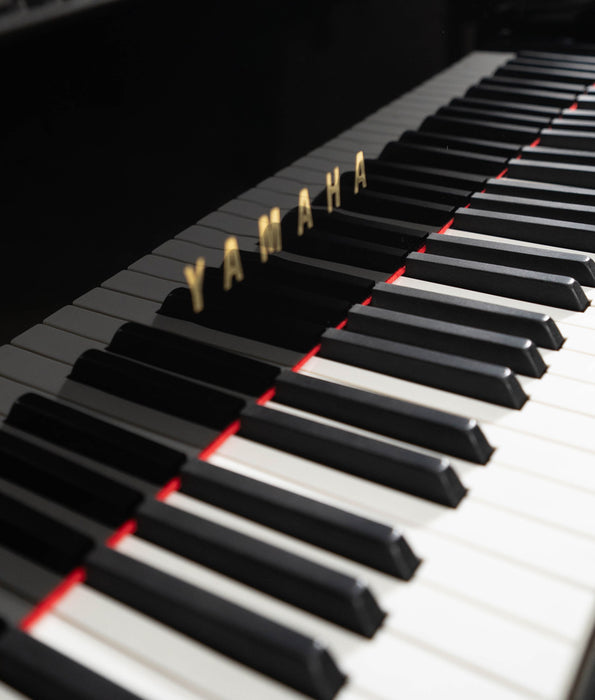 Yamaha C7 Grand Piano (1989) | 7'4"| Polished Ebony | Professionally Refurbished