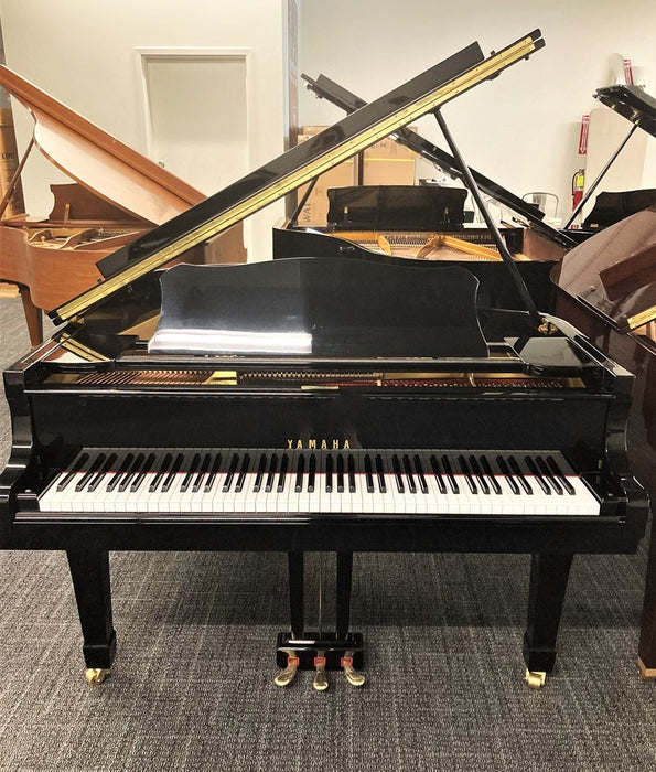 Yamaha 5'7" G2 Grand Piano | Polished Ebony | SN: 1568578