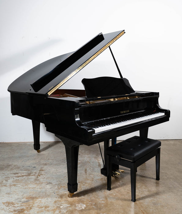 Yamaha C3 Grand Piano | Polished Ebony | 6'1" | Serial No. 3650218 | Refurbished