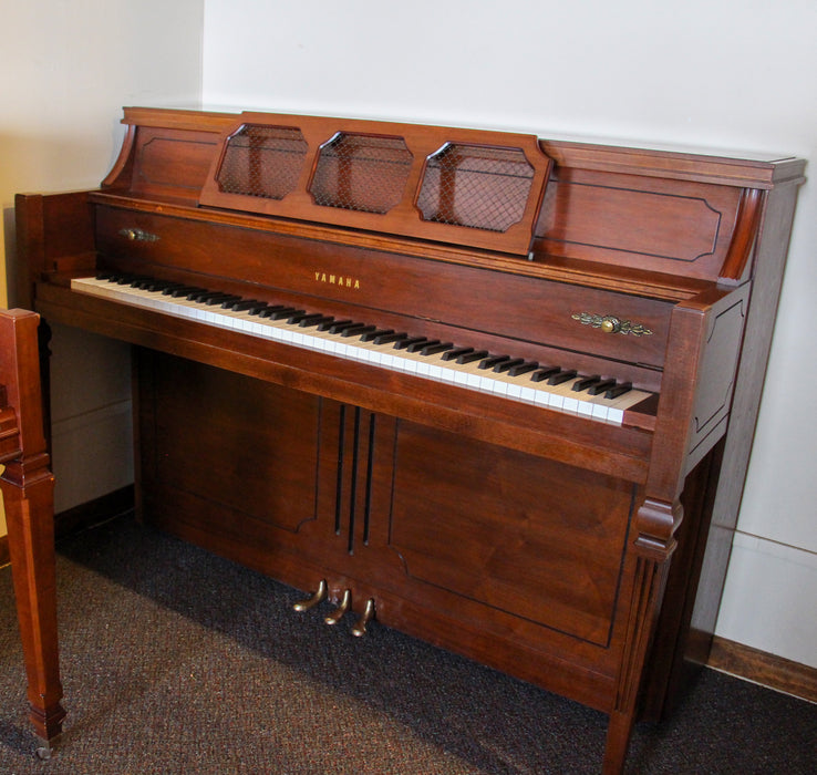 Yamaha M404 Console Piano (4021)