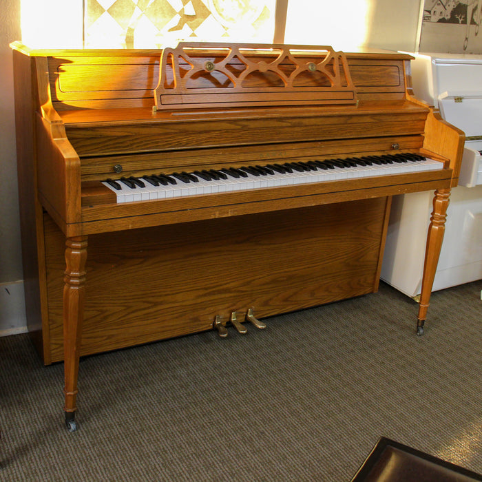 Kawai 43" 502-M Console Piano | Oak
