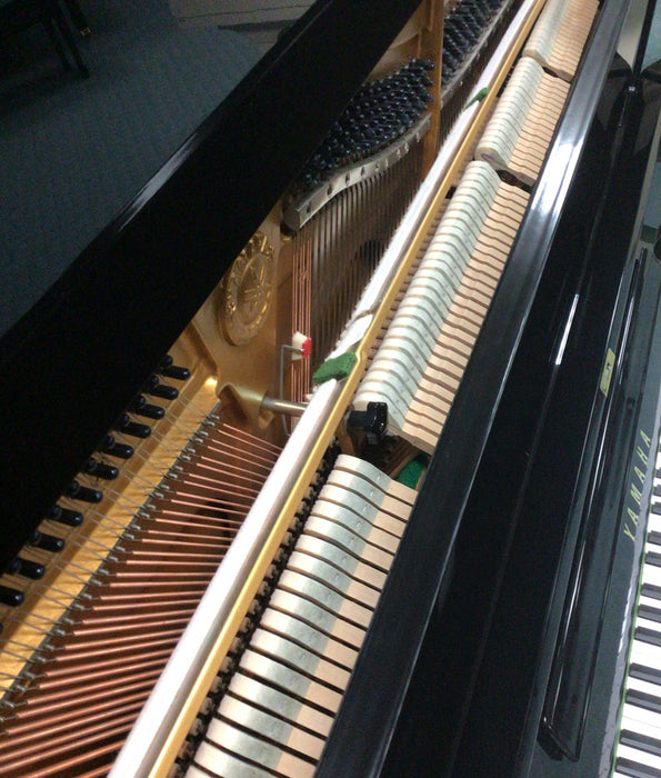 Yamaha U3 Upright Piano (1976) | Polished Ebony | 52" | Serial No. 2335582 | Used
