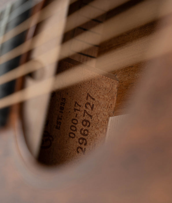 Pre-Owned 2025 Martin Standard Series 000-17 Acoustic Guitar - Mahogany | Used