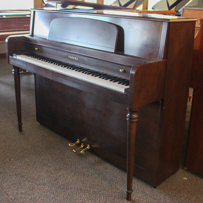 Yamaha M425 Mahogany Upright Furniture Console Piano