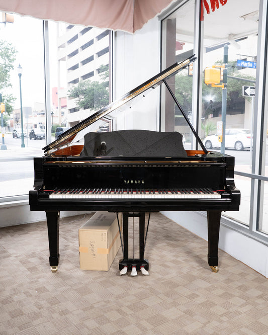 Yamaha C7 Grand Piano (1984) | Polished Ebony | 7'6" | Refurbished | Used