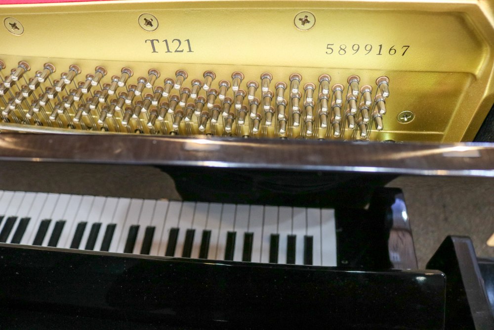 Yamaha T121 48" Polished Ebony Upright Piano | Used