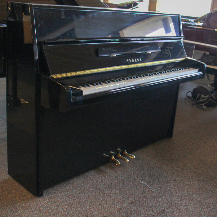 Yamaha P2E Upright Continental Console Piano | Polished Ebony
