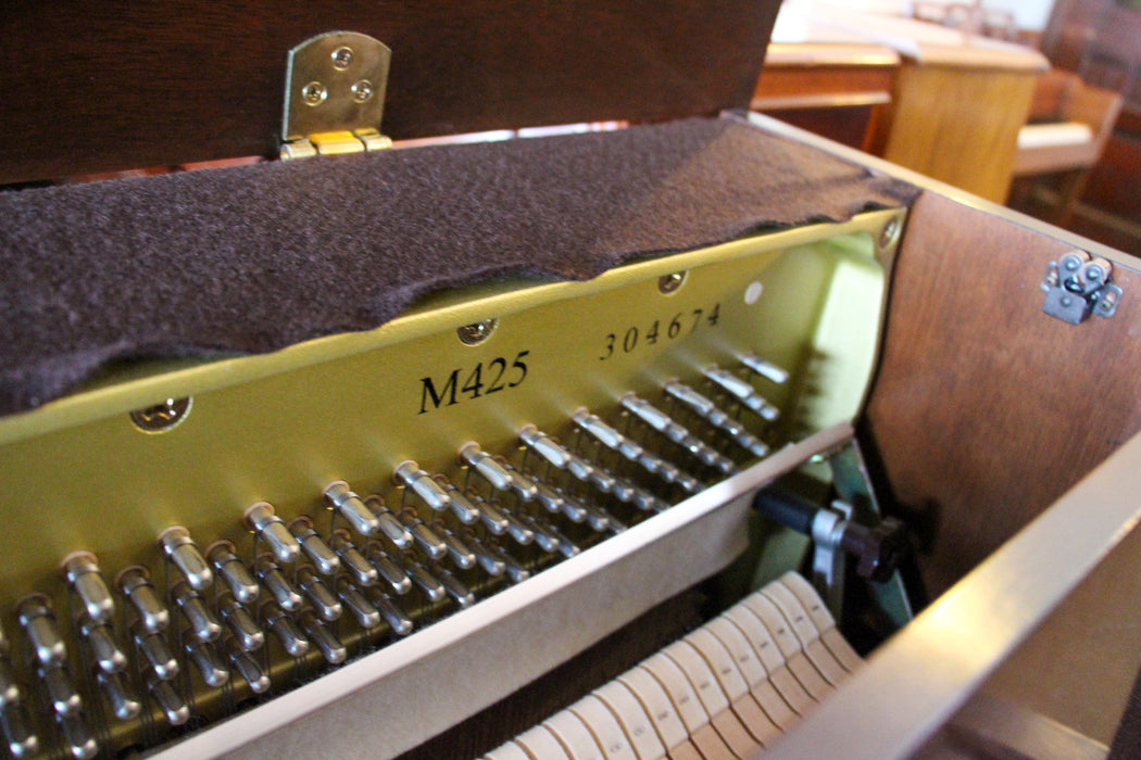 Yamaha M425 Mahogany Upright Furniture Console Piano