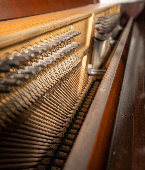 Dacbert Piano & Co Console Upright Piano| Mahogany | Serial No. 673489 | Used