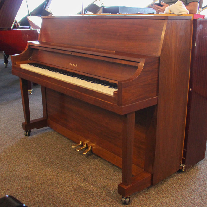 Yamaha P22 Dark Walnut Studio Piano w/ bench