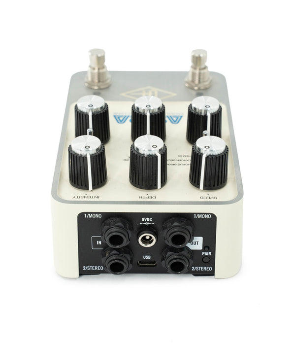 Pre-Owned Universal Audio Astra Modulation Pedal | Used