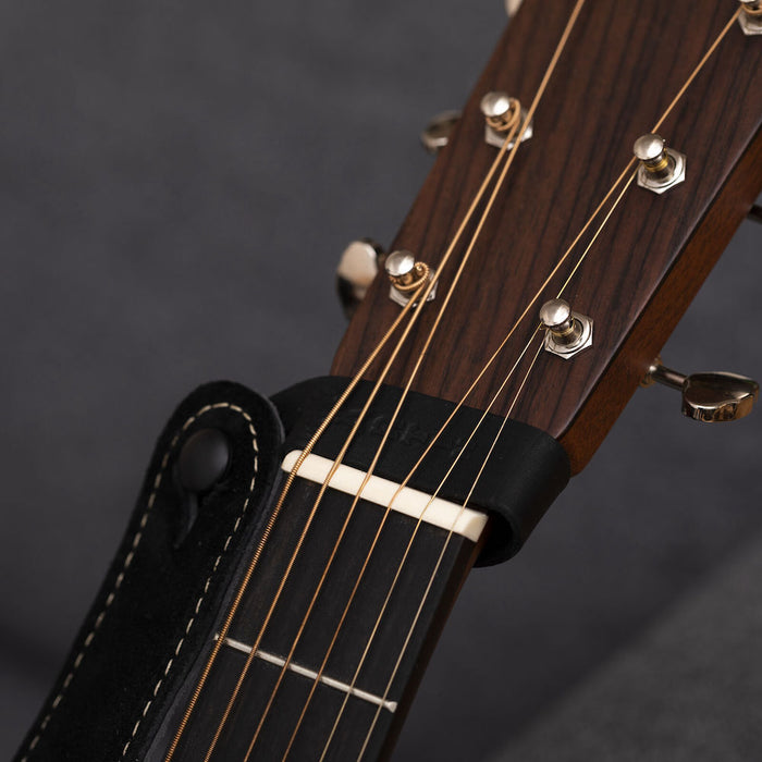 Martin 18A0031 Guitar Leather Head Stock Strap Tie - Black