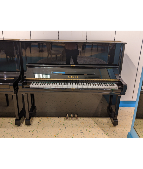 Yamaha 52 U3H Upright Piano Polished Ebony Used