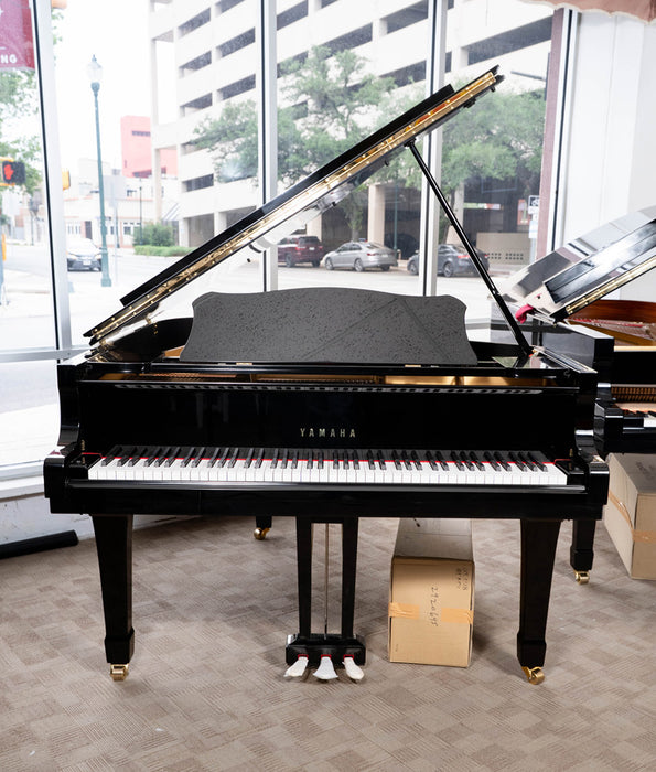 Yamaha C3 Conservatory Grand Piano (1979) | Polished Ebony | 6'1" | Serial No. 2920645 | Used