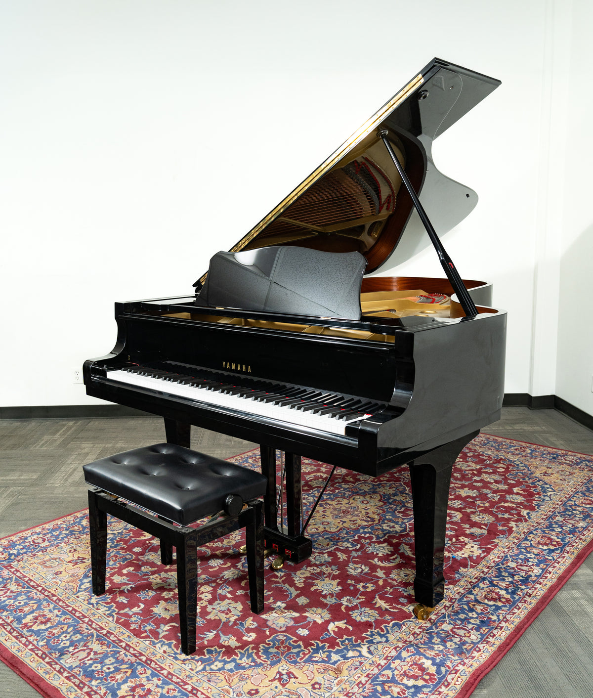 YAMAHAのピアノ Yamaha 7'6