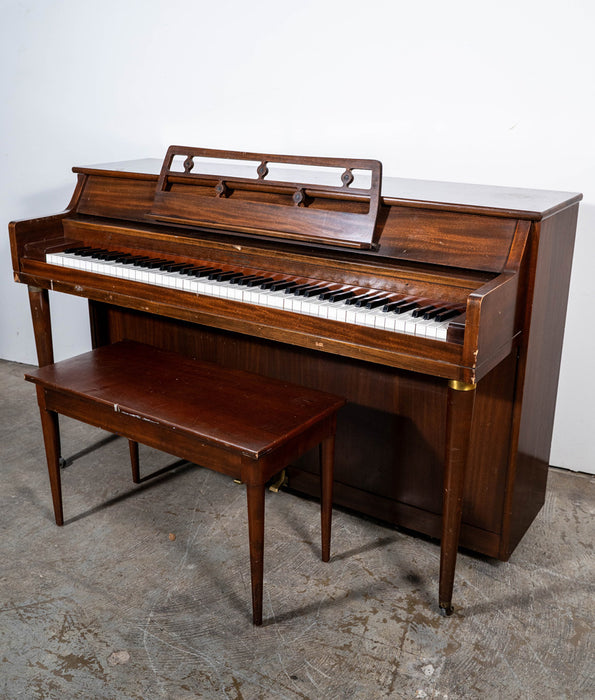 Dacbert Piano & Co Console Upright Piano| Mahogany | Serial No. 673489 | Used