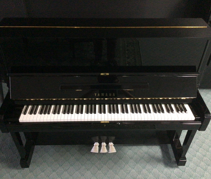 Yamaha U1 Upright Piano (1985) | Polished Ebony | 48" | Serial No. 4147055 | Used