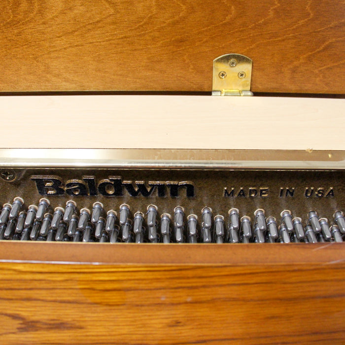 Baldwin 665 Oak Upright Console Piano