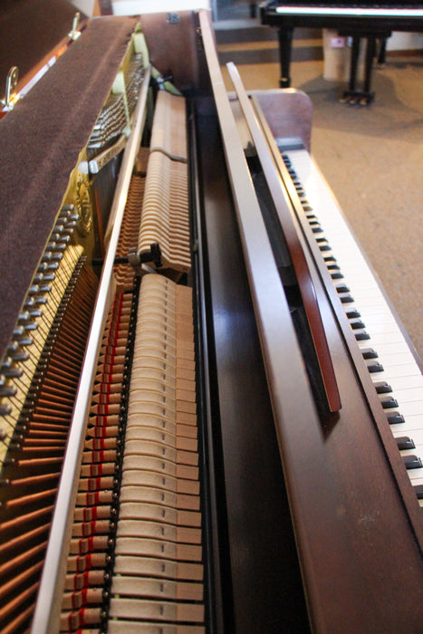 Yamaha M425 Mahogany Upright Furniture Console Piano