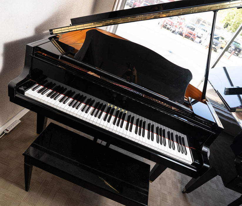 Yamaha GH1 Grand Piano | Polished Ebony | 5'3"| Serial No. B5190532 | Used