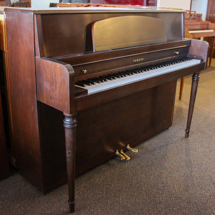 Yamaha M425 Mahogany Upright Furniture Console Piano